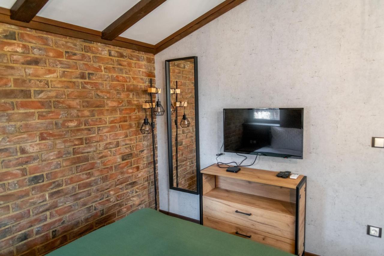 Hotel Hunters House Ezerets Екстер'єр фото