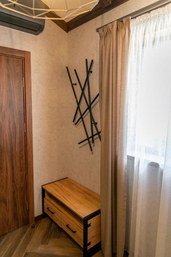 Hotel Hunters House Ezerets Екстер'єр фото
