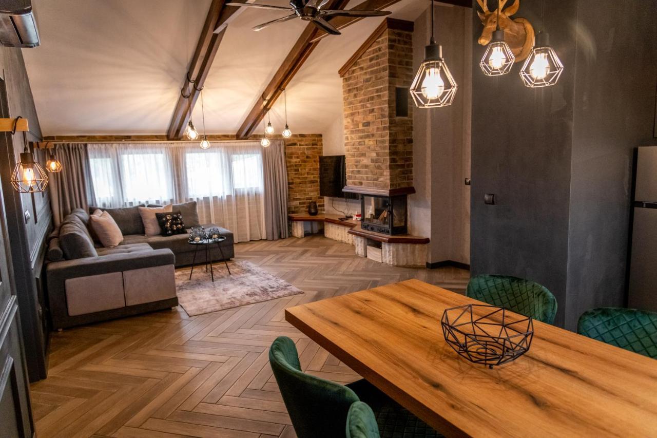 Hotel Hunters House Ezerets Екстер'єр фото