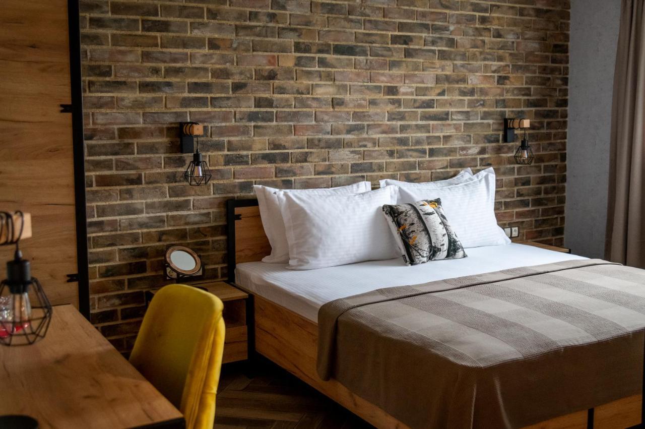 Hotel Hunters House Ezerets Екстер'єр фото