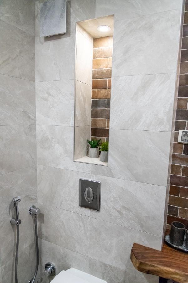 Hotel Hunters House Ezerets Екстер'єр фото